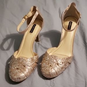 Alex Marie closed toe heels